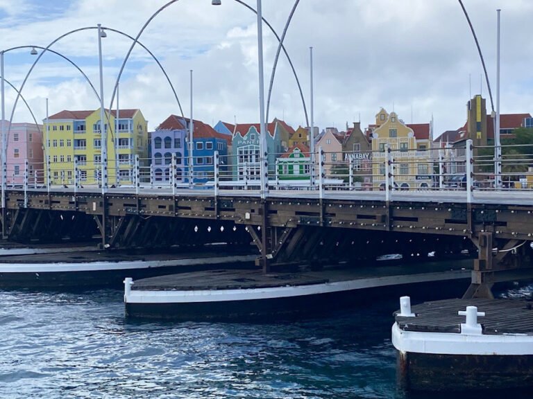 Cruise Port Stop Guide: Willemstad, Curaçao